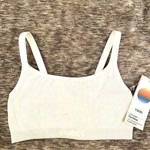 Vuori Helix Seamless Bra in white, size small